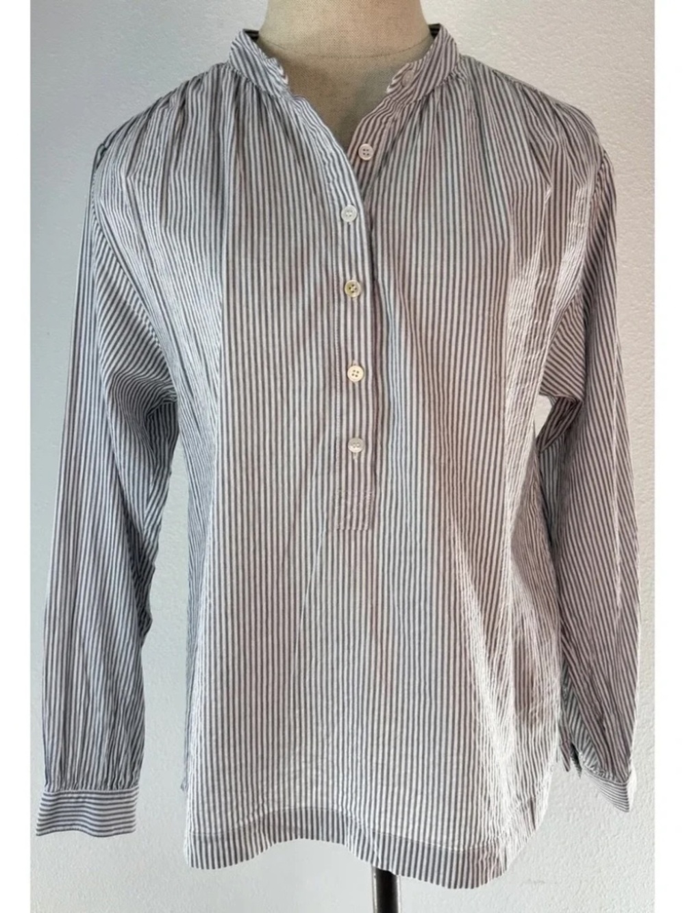 Doen Striped Button down Top Size Small Like New